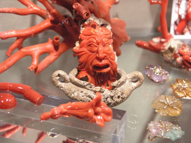 коралл в море